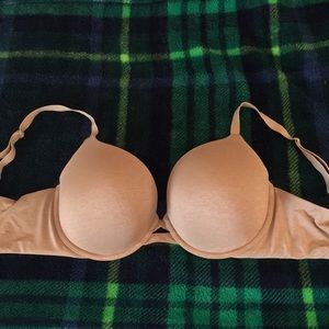 Victoria’s Secret bra! 34ddd